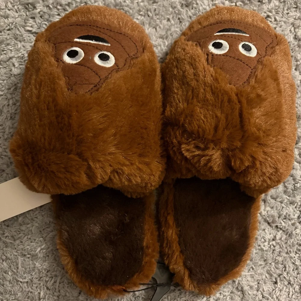 ✨3/$15✨NWT•Girls’ 💩 Emoji Slippers | Size XL (4-5)